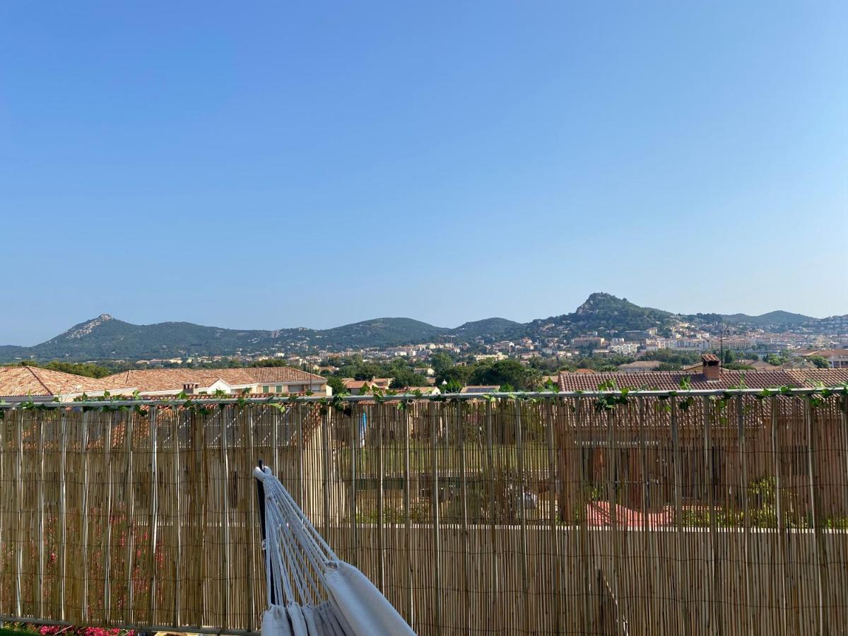 Le Patio De Sasha Apartment Hyeres Exterior photo
